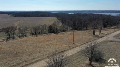 /international/us/8989-greenwood-avenue-ozawkie-ks-110102533360/