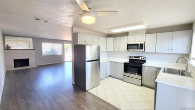 /international/us/806-e-4th-escondido-ca-110107804231/