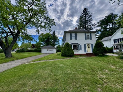 /international/us/136-north-avenue-skowhegan-me-110108466496/