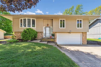 /international/us/4028-81st-street-urbandale-ia-110107868619/