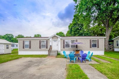/international/us/221-sea-gull-lane-new-philadelphia-oh-110100970817/