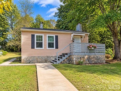 /international/us/228-westbrook-street-lenoir-nc-110120056695/