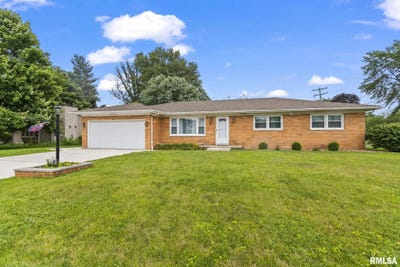 /international/us/2-evergreen-court-williamsville-il-110100303123/