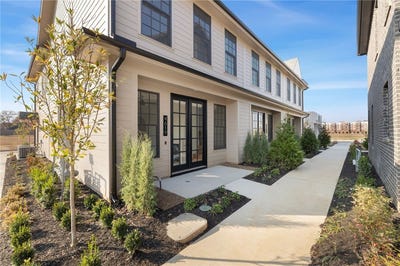 /international/us/4619-s-47th-street-rogers-ar-110103696823/
