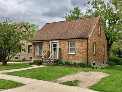 /international/us/940-n-dement-avenue-dixon-il-110107786225/