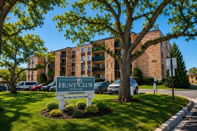 /international/us/1101-s-hunt-club-drive-mount-prospect-il-110108541697/
