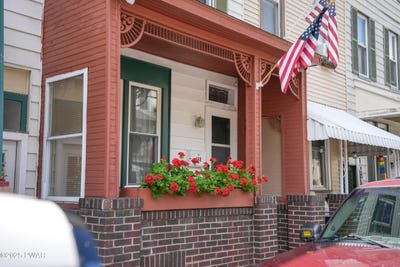 /international/us/108-w-broadway-jim-thorpe-pa-110101011835/