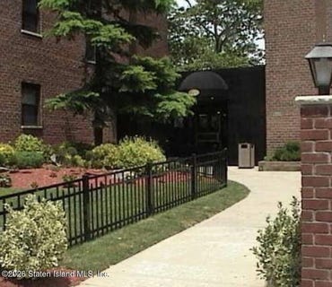 /international/us/145-lincoln-avenue-staten-island-ny-110108410077/