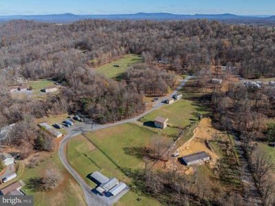 /international/us/barbeque-drive-berkeley-springs-wv-110095841365/
