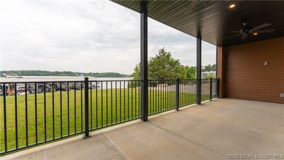 /international/us/4925-robins-circle-osage-beach-mo-110107798390/
