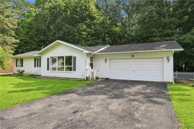 /international/us/7221-laur-road-niagara-falls-ny-110119796271/