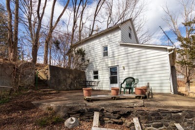 /international/us/1504-red-mill-road-greenville-ny-110106979773/