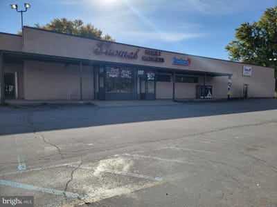 /international/us/5-mountain-mall-shickshinny-pa-110092158447/