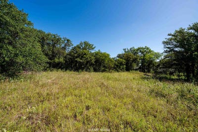 /international/us/county-road-240-rising-star-tx-110108490058/