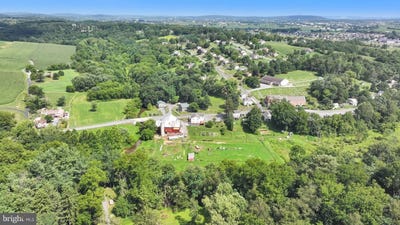 /international/us/330-n-clay-road-lititz-pa-110120508056/