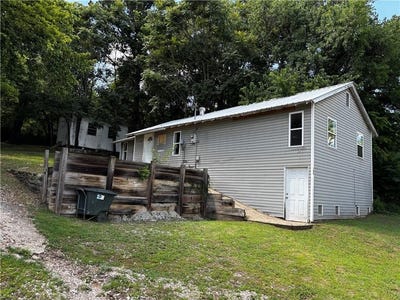 /international/us/106-s-gaskill-st-huntsville-ar-110101025022/