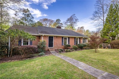 /international/us/102-cherokee-road-clemson-sc-110106721660/