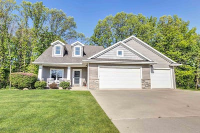/international/us/817-woodrow-street-denmark-wi-110108357353/