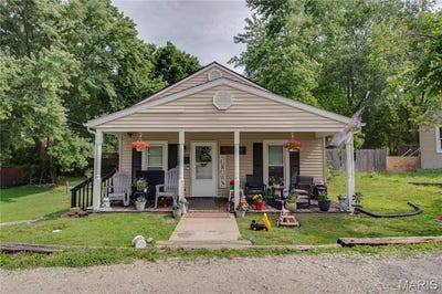 /international/us/3308-fernwood-avenue-alton-il-110108542422/