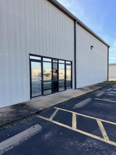 /international/us/1960-e-blaine-street-springfield-mo-110108017752/