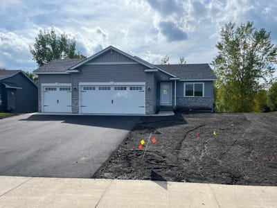 /international/us/805-poplar-drive-se-kimball-mn-110109787989/