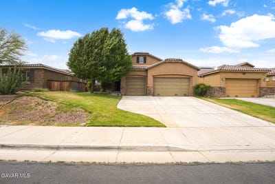 /international/us/3419-arrowhead-court-rosamond-ca-110108662321/