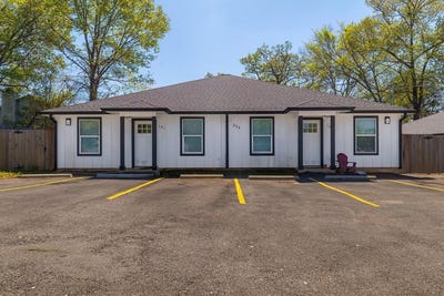 /international/us/224-travis-street-nacogdoches-tx-110120040238/