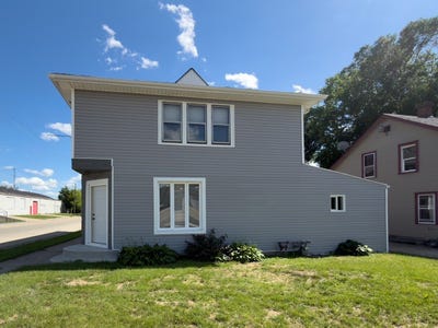 /international/us/3304-w-state-street-rockford-il-110109230863/