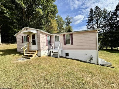 /international/us/133-sisler-street-kingwood-wv-110102357816/