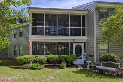 /international/us/710-472-azalea-drive-hampstead-nc-110107878275/