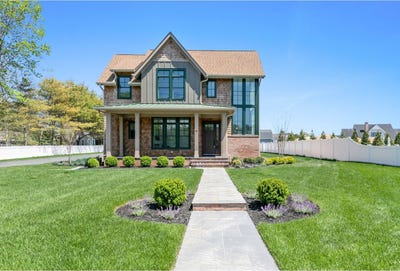 /international/us/4-margareta-court-westhampton-beach-ny-110091030118/