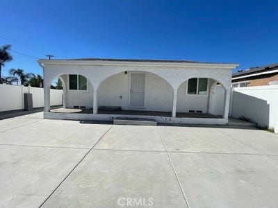 /international/us/10802-crockett-street-sun-valley-ca-110107666811/