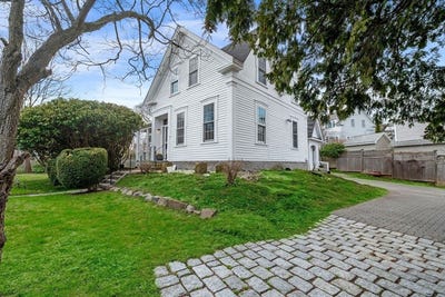 /international/us/48-broadway-rockport-ma-110107074298/