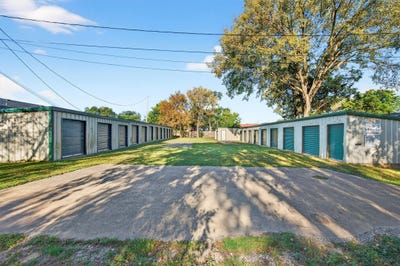 /international/us/104-s-commercial-street-bells-tx-110102690028/