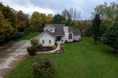/international/us/103-pinehurst-lane-battle-creek-mi-110120589750/