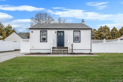 /international/us/24-forest-avenue-west-babylon-ny-110106258969/