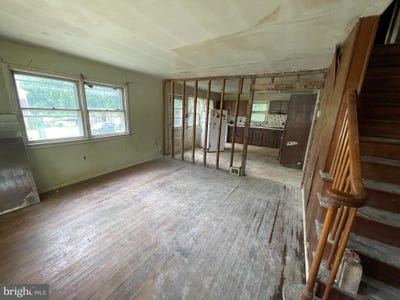 /international/us/538-pershing-avenue-darby-pa-110101199299/