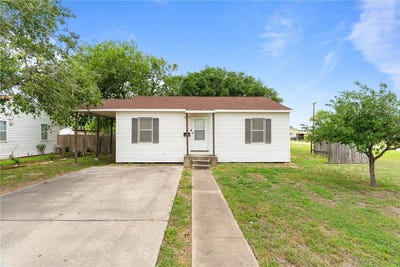/international/us/101-w-joyce-street-bishop-tx-110108014937/