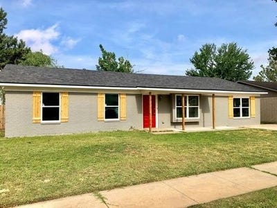 /international/us/815-hickory-street-idalou-tx-110108567772/