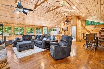 /international/us/266-shawnee-lane-sugar-grove-oh-110109809684/