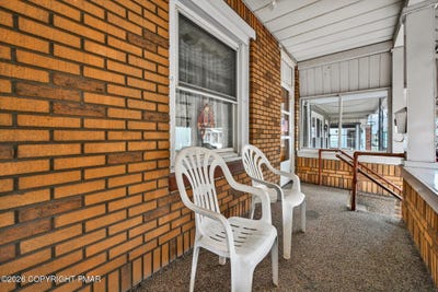 /international/us/221-n-mill-street-saint-clair-pa-110110001396/