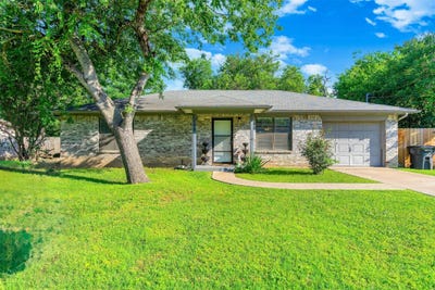 /international/us/206-lovelady-street-cleburne-tx-110108507236/