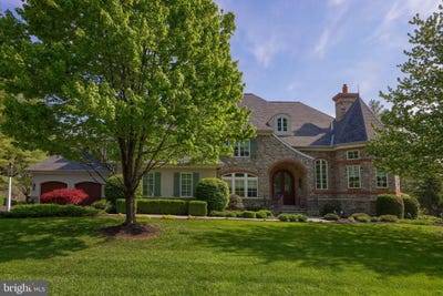 /international/us/905-greenside-drive-lititz-pa-110107689505/