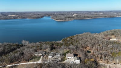 /international/us/25266-oakmont-road-pittsburg-mo-110106057512/