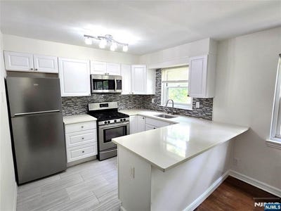/international/us/465-maple-hill-drive-hackensack-nj-110108017664/