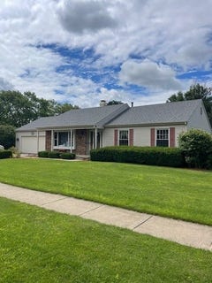 /international/us/120-strawberry-lane-yorkville-il-110108903151/