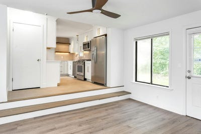 /international/us/124-minturn-place-bridgeport-ct-110106479078/