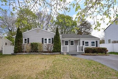 /international/us/52-huron-street-port-jefferson-station-ny-110108658770/