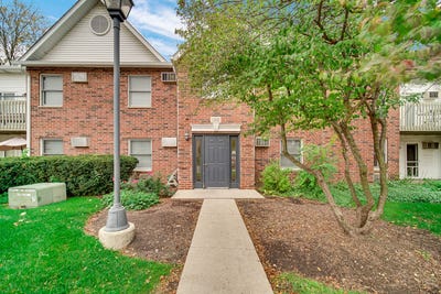 /international/us/1315-cunat-court-lake-in-the-hills-il-110120604564/