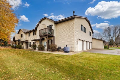 /international/us/4289-centerville-road-vadnais-heights-mn-110107500889/